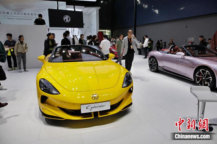 中國(guó)品牌新能源跑車。中新財(cái)經(jīng)記者 葛成 攝